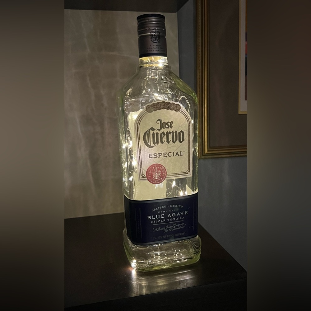 🔥🔥🔥Jose Cuervo Especial Blue Agave lighted Tequila Bottle for bar decorations